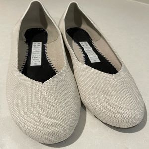 Size 9.5 Rothy flats
